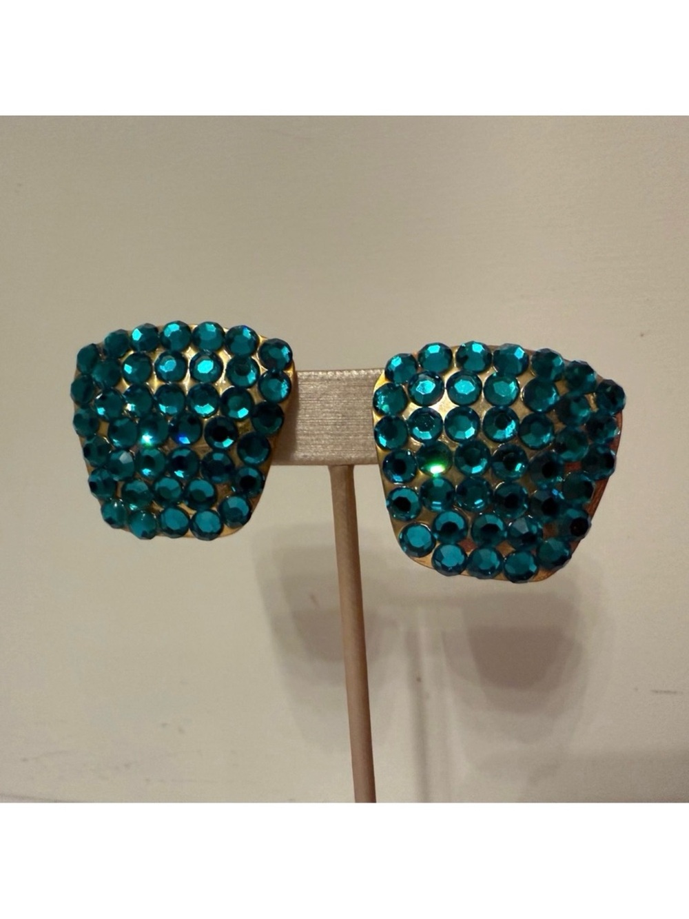 VINTAGE EARRINGS TEAL BLUE GREEN CRYSTALS GOLD TONE TRAPEZOID CLIPS